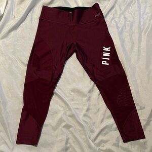 Victoria’s Secret Pink Ultimate High Waist Mesh
Capri Leggings Sz M